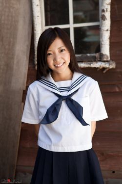 掀起衣服含着乳